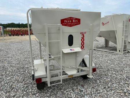New 2026 Apache 3000 portable feed bin