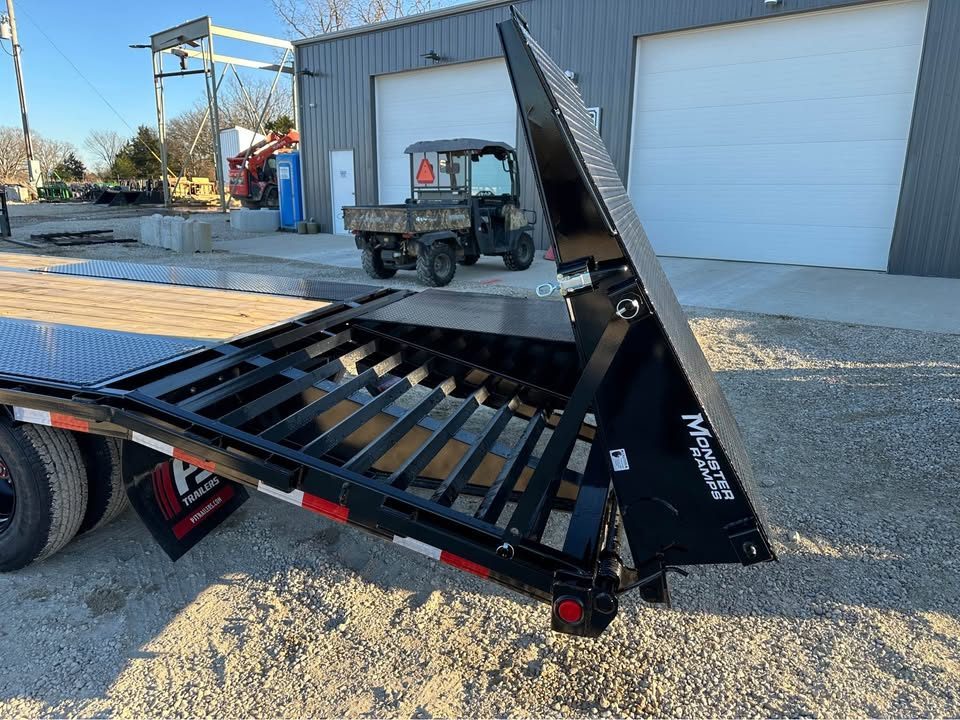 New 2025 PJ 20+5" LD gooseneck
