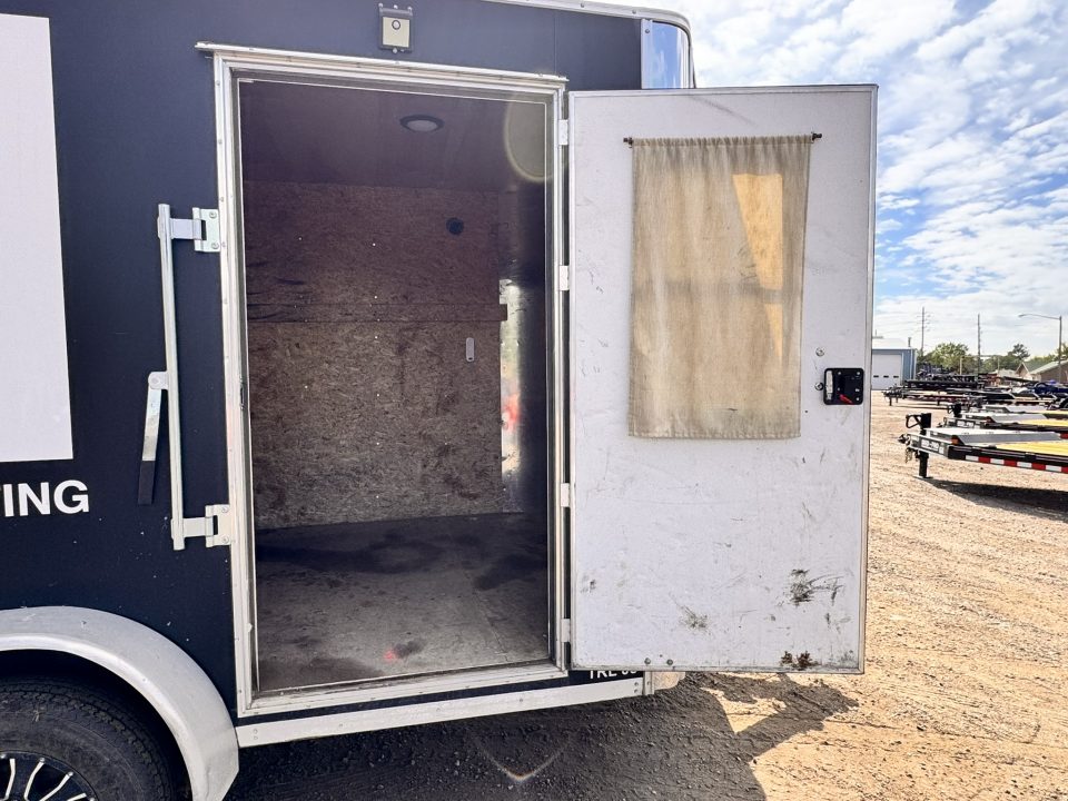 Used 2018 R&M Manufacturing 7-12-2V Enclosed