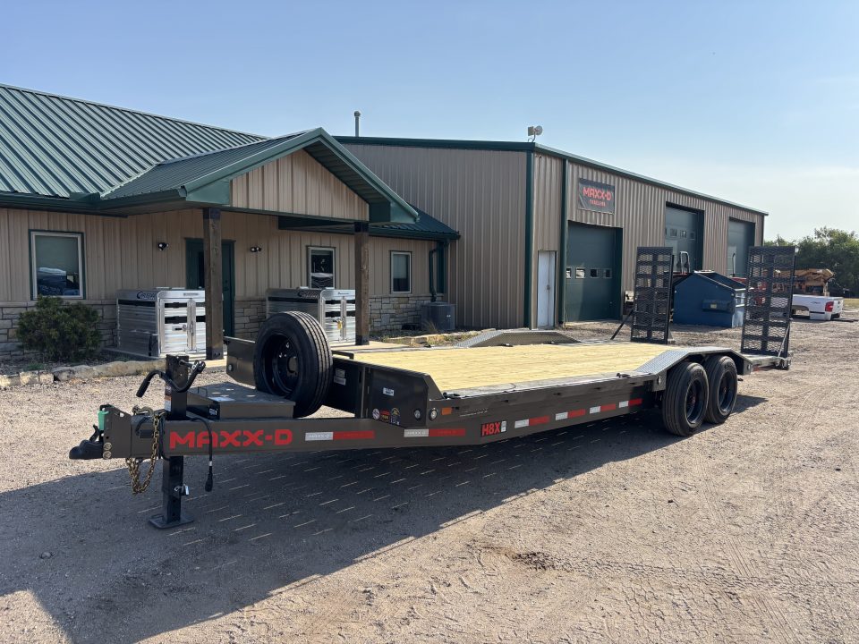 New 2027 MAXX-D H8X10224 Equipment Trailer