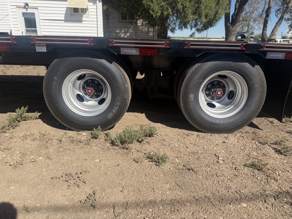 New 2026 Diamond T 8.5-36 Tandem Dual Gooseneck Deckover Equipment Hauler W/ MAXX Ramps and HDSS Suspension 25.9K GVWR