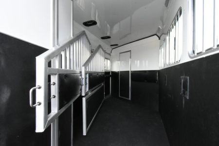New 2027 Merhow Trailers 7309 Horse Trailer