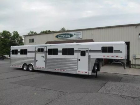 New 4-Star Trailers 6 Horse Head to Head with Dressing Room Horse Trailer