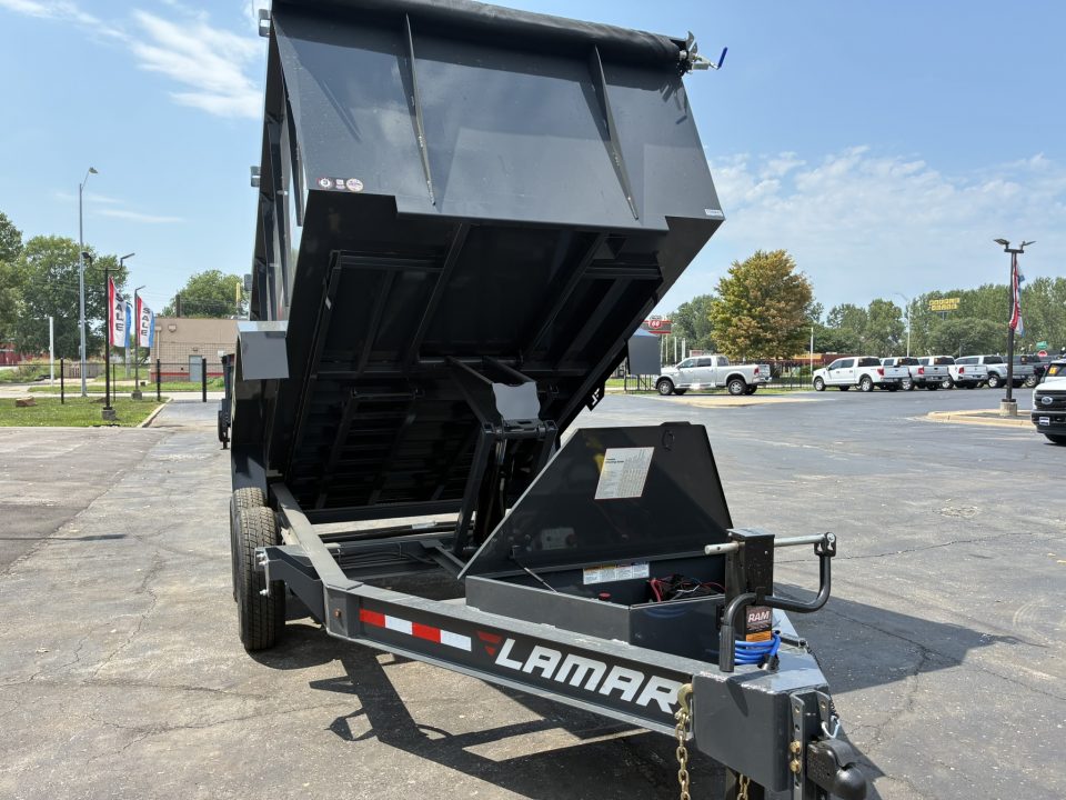 2027 Lamar photo 4