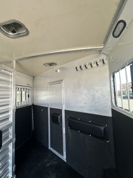 Used 2006 Cimarron Trailers 3H 15.5" LQ Horse Trailer