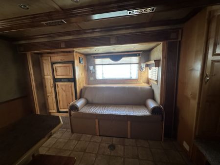 Used 2006 Cimarron Trailers 3H 15.5" LQ Horse Trailer