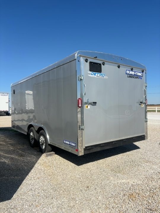 New 2026 Sure-Trac 8.5 x 18 Landscape Pro Enclosed Round Top 10K Cargo / Enclosed Trailer