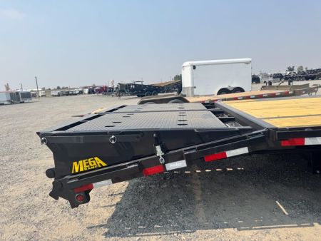 New 2027 Big Tex Trailers 14GN 20+5 Flatbed Trailer