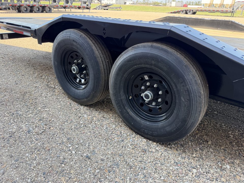 New 2027 Diamond C Trailers HXD207 Tilt Trailer
