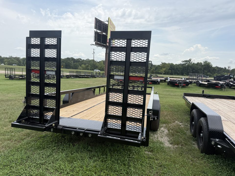 2027 MAXXD U5X8320 photo 3