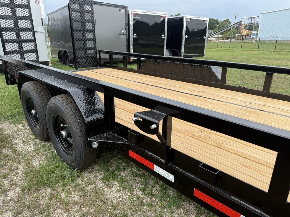2027 MAXXD U5X8320
