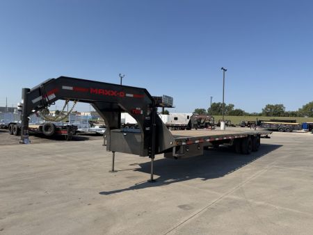 New 2027 MAXX-D 102 X 34 YDX Gooseneck Hydraulic Dovetail Trailer