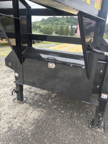 New 2027 Big Tex Trailers 28+5 22GN Deckover Trailer