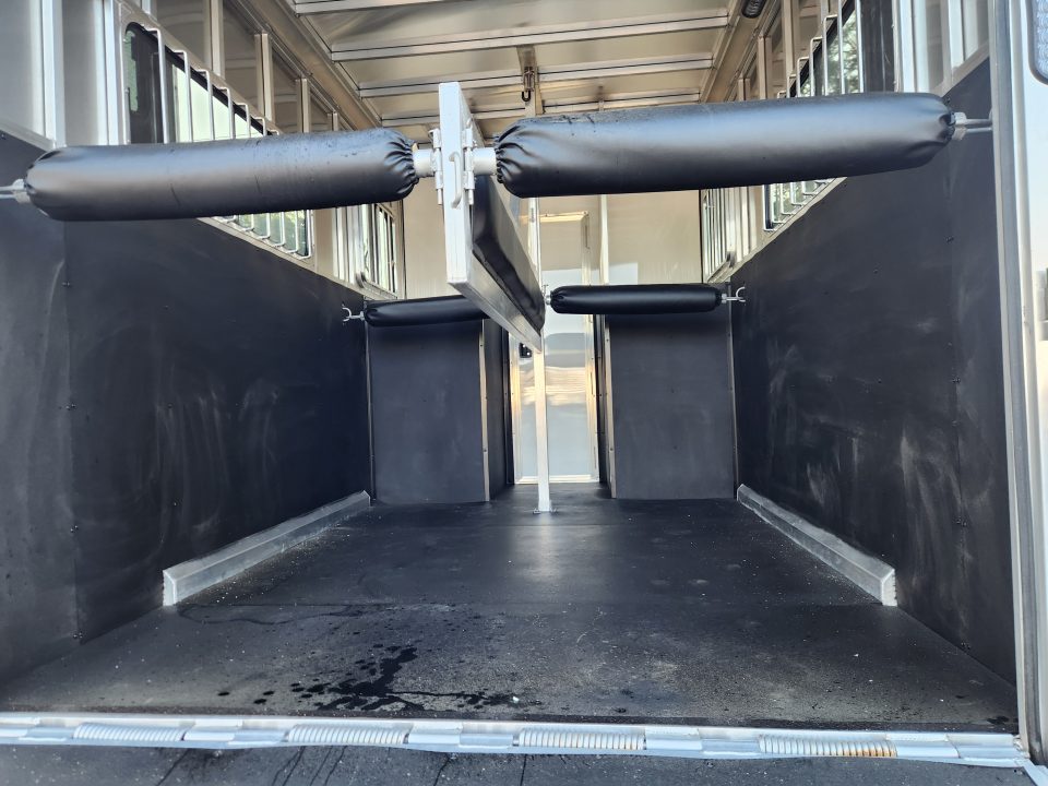 New 2026 Frontier Trailers 2 Horse Gooseneck Stock / Stock Combo Trailer