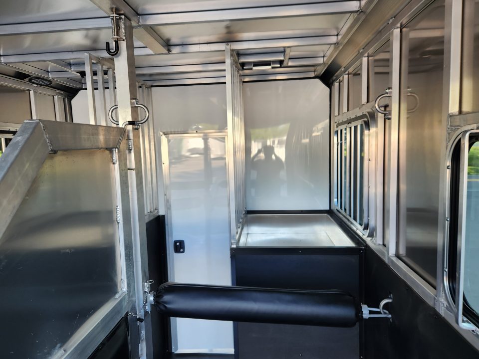 New 2026 Frontier Trailers 2 Horse Gooseneck Stock / Stock Combo Trailer