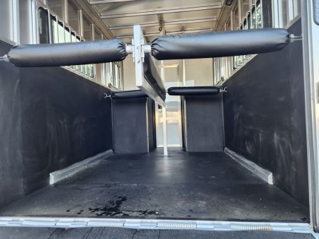 New 2026 Frontier Trailers 2 Horse Gooseneck Stock / Stock Combo Trailer