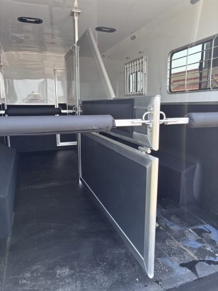 New 2027 Lakota Infinity 2H/Toy Hauler 9'LQ Straight Load Horse Trailer