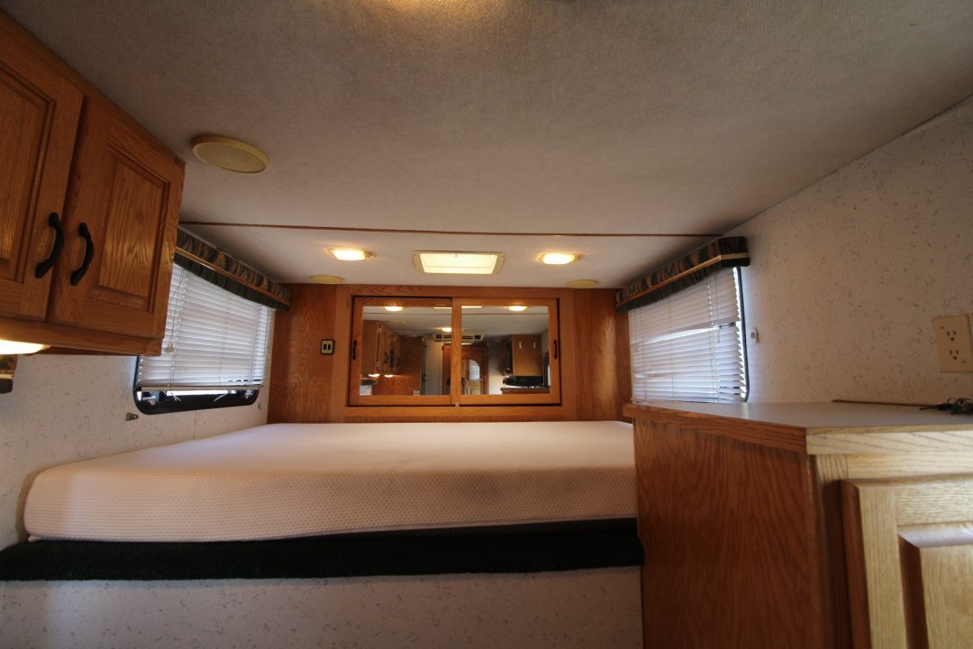 Used 1999 SilverLite LQ 3 Horse Trailer
