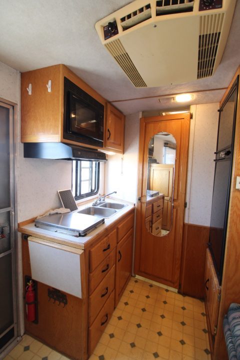 Used 1999 SilverLite LQ 3 Horse Trailer