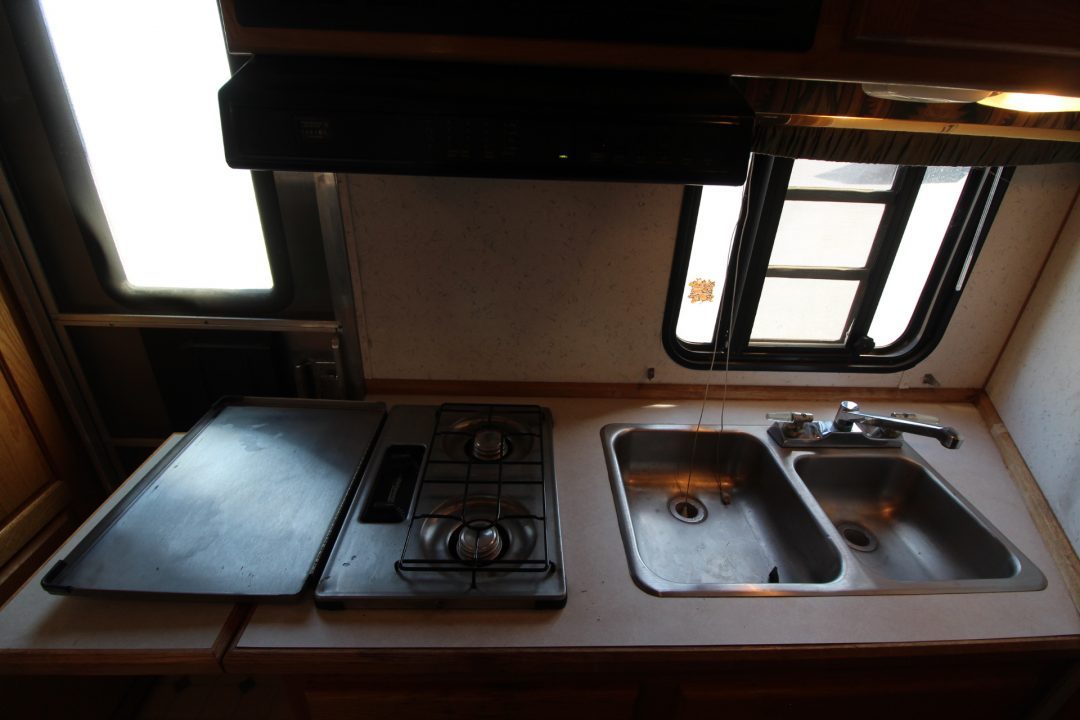 Used 1999 SilverLite LQ 3 Horse Trailer