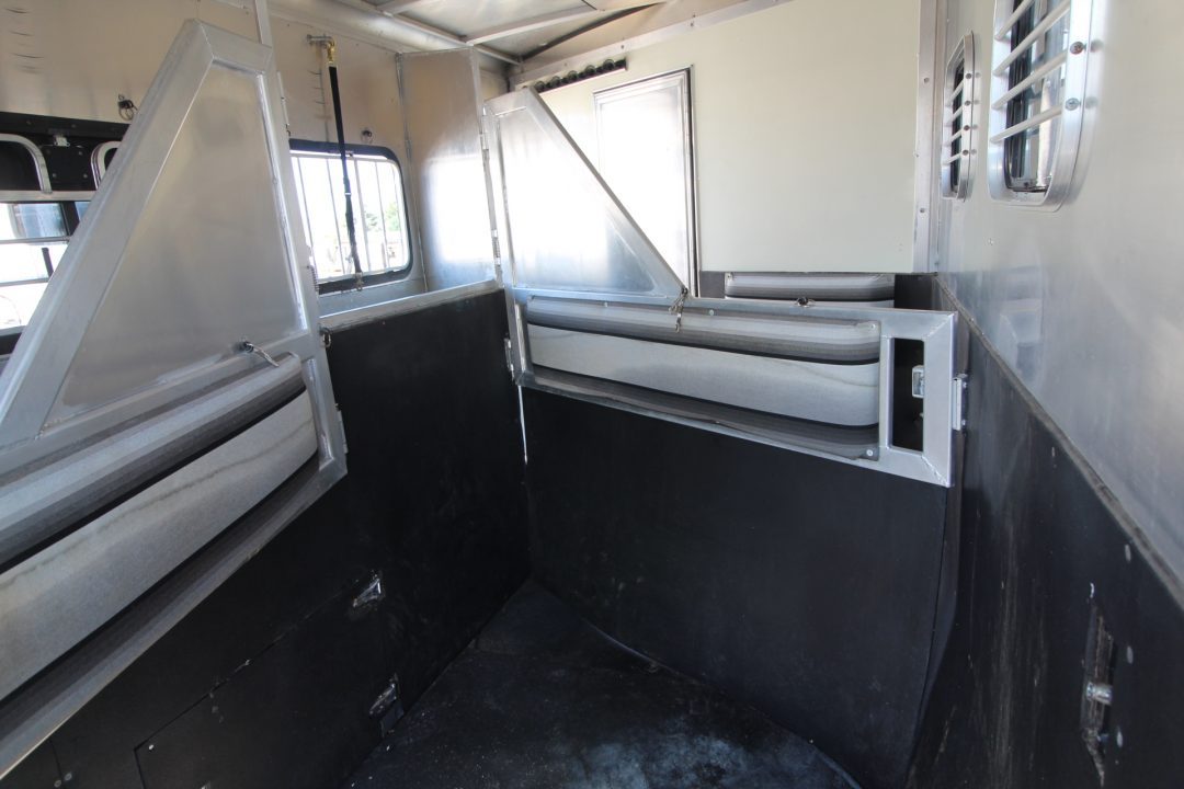 Used 1999 SilverLite LQ 3 Horse Trailer