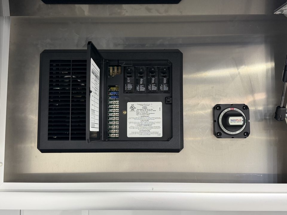 New 2027 8.5X28 inTech Race Trailer