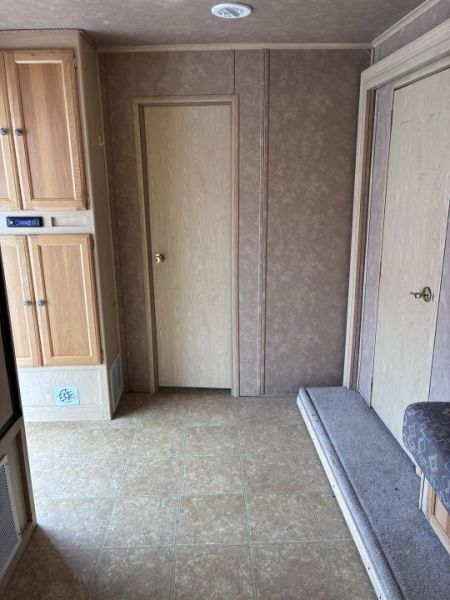Used 2005 Exiss Trailers 4H 14'LQ Horse Trailer
