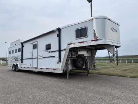 Used 2005 Exiss Trailers 4H 14'LQ Horse Trailer