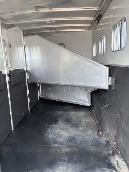 Used 2005 Exiss Trailers 4H 14'LQ Horse Trailer