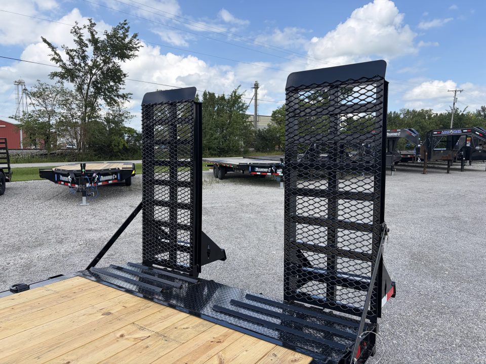 New 2027 Diamond C Trailers LPX207L22X82 (82" X 22') 15.5K (Pacesetter Ed.) Equipment Trailer