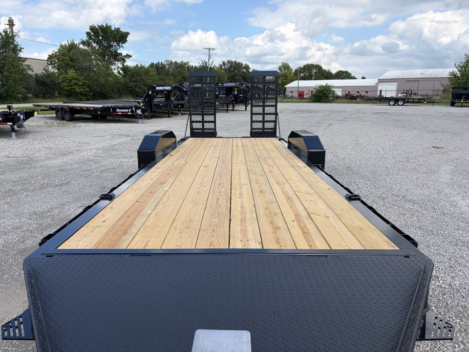 New 2027 Diamond C Trailers LPX207L22X82 (82" X 22') 15.5K (Pacesetter Ed.) Equipment Trailer