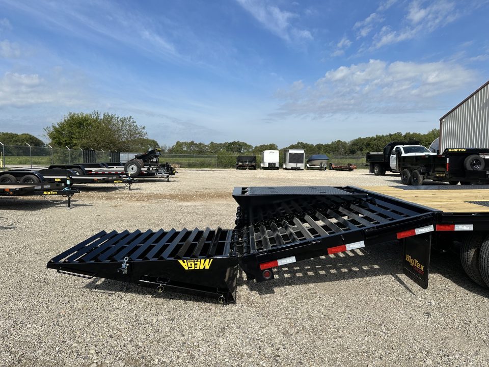 New 2027 Big Tex 22GN Gooseneck Deck over 23,900 gvw with mega ramp