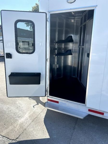 New 2026 Shadow 2 horse straight load Horse Trailer