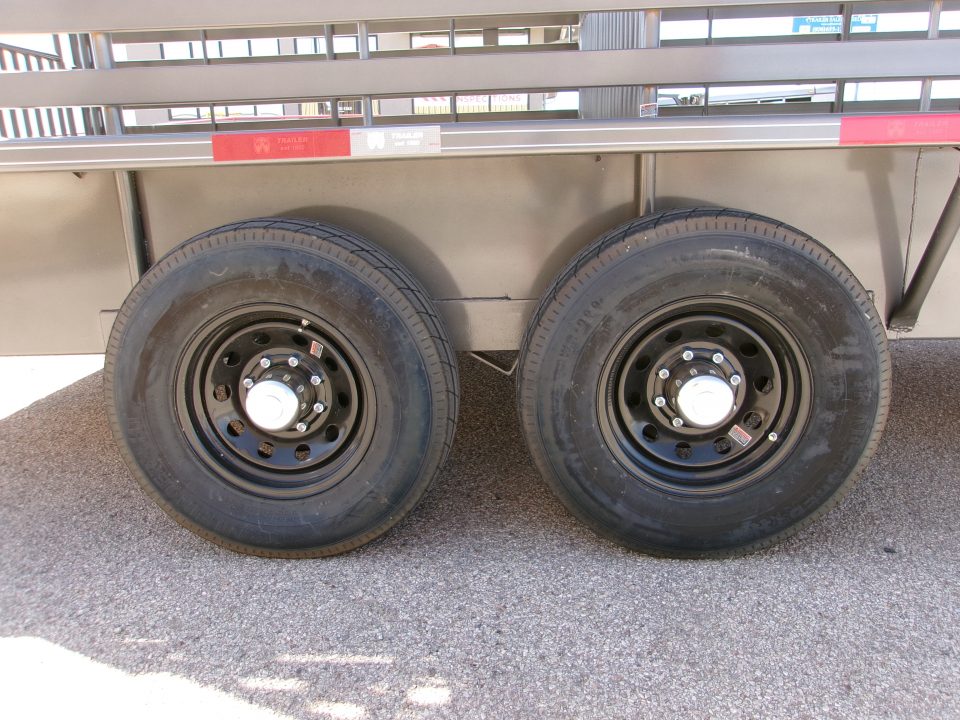 New 2026 WW 6.8x20 GN Stock Trailer w/ Tarp