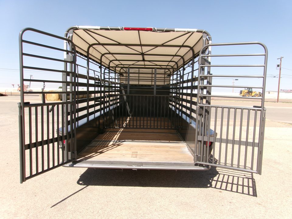New 2026 WW 6.8x20 GN Stock Trailer w/ Tarp