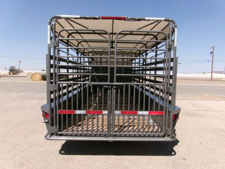 New 2026 WW 6.8x20 GN Stock Trailer w/ Tarp