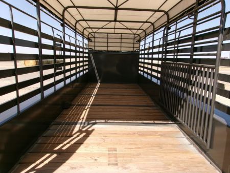 New 2026 WW 6.8x20 GN Stock Trailer w/ Tarp