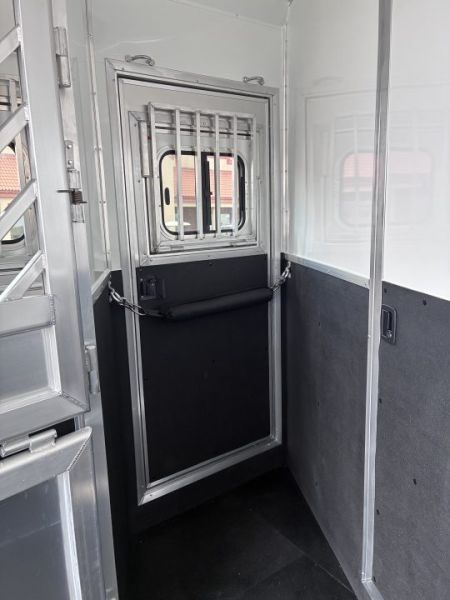 New 2027 Lakota Infinity 3H 16' LQ Horse Trailer