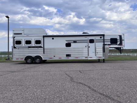 New 2027 Lakota Infinity 3H 16' LQ Horse Trailer
