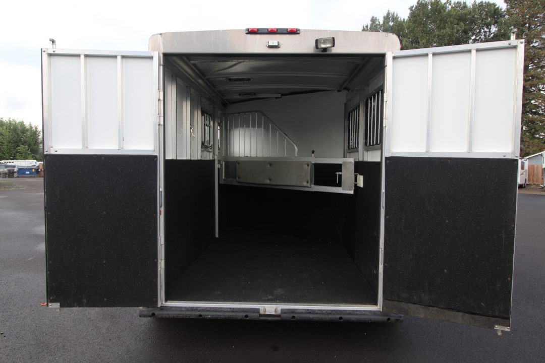 Used 2010 Circle J Lightning 2 Horse Trailer