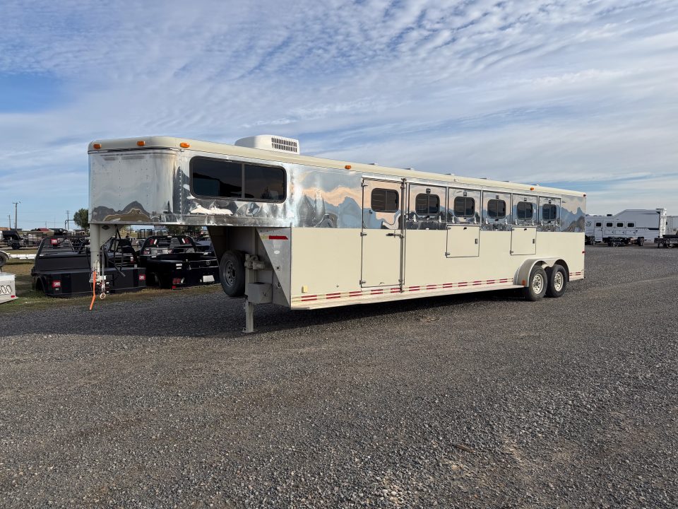 Used 1997 Sundowner Trailers 5H GN Horse Trailer