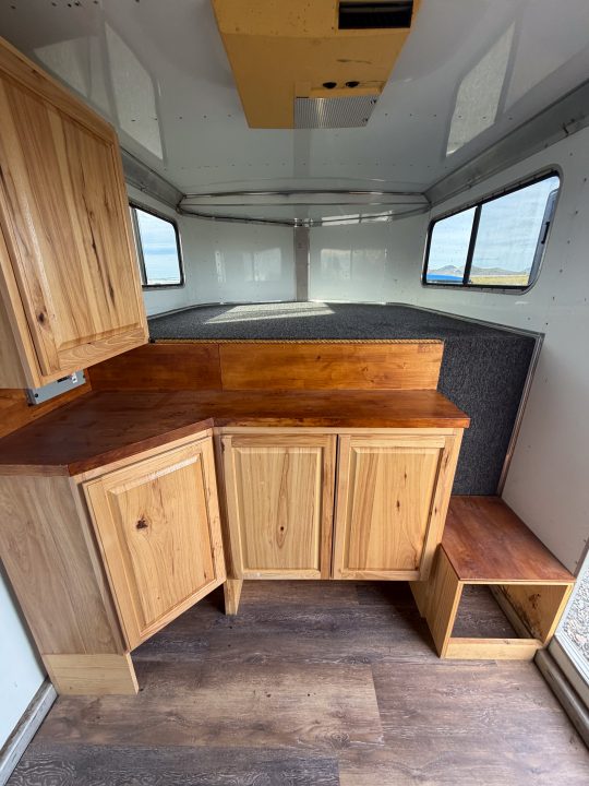 Used 1997 Sundowner Trailers 5H GN Horse Trailer