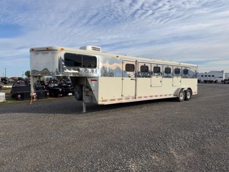 Used 1997 Sundowner Trailers 5H GN Horse Trailer