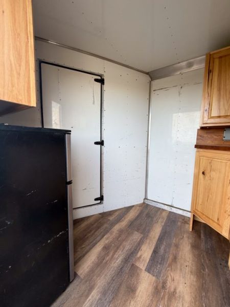 Used 1997 Sundowner Trailers 5H GN Horse Trailer