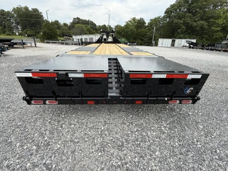 New 2027 Diamond C FMAX 212 32’ Flatbed Trailer, MAX RAMPS, 2 SPD JACKS, ALUMINUM OUTER WHEELS, ABS BRAKES, 25.9K GVWR