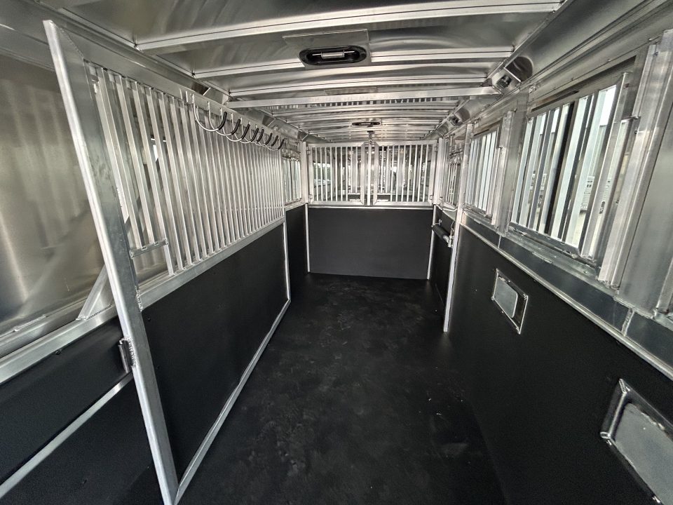 New 2027 Adam 4/5 Horse Pro Racer Horse Trailer