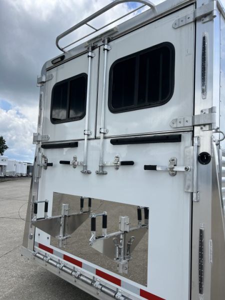New 2027 Adam 4/5 Horse Pro Racer Horse Trailer