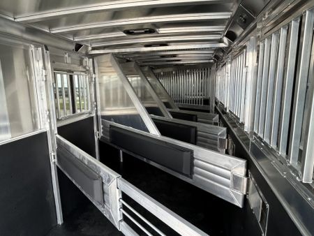 New 2027 Adam 4/5 Horse Pro Racer Horse Trailer
