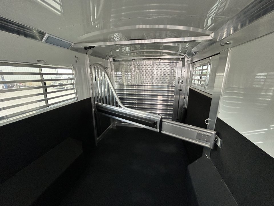 New 2027 4-Star Trailers 5-8 Horse Head to Head Horse Trailer