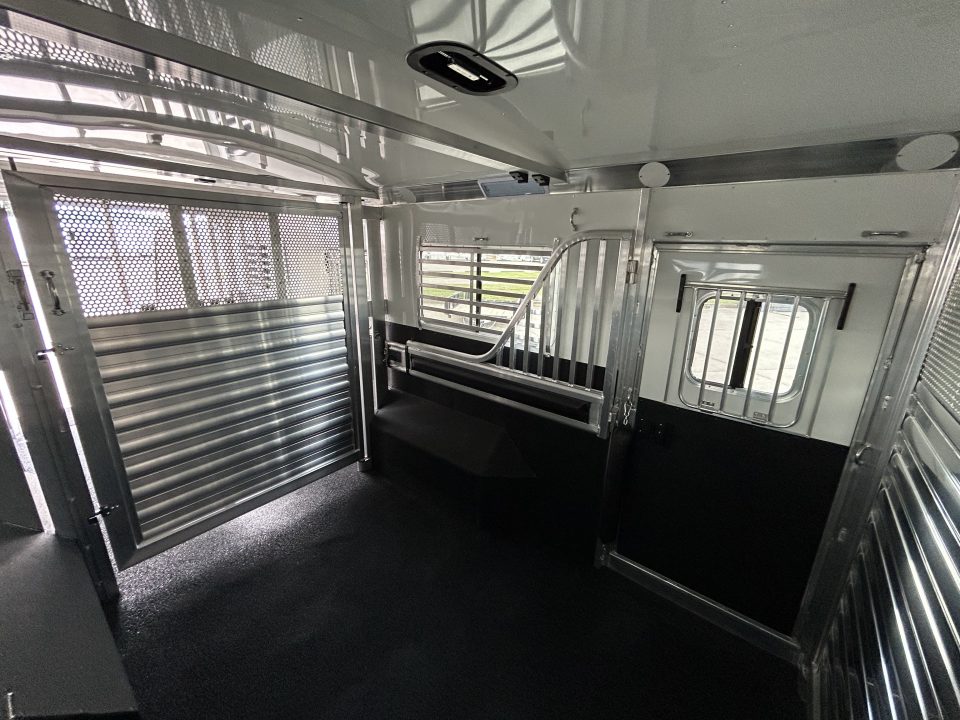 New 2027 4-Star Trailers 5-8 Horse Head to Head Horse Trailer